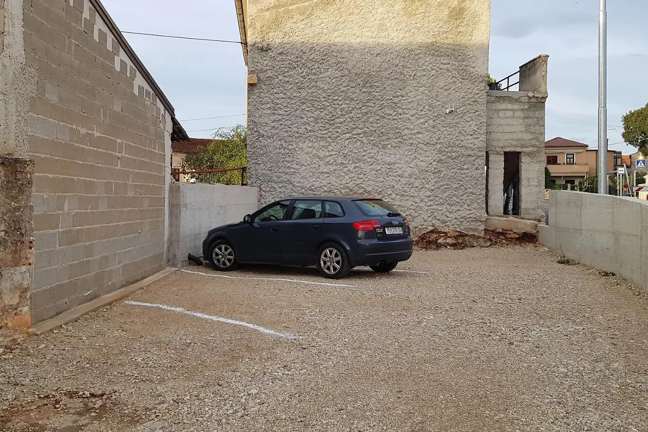 Affittacamere Apartments And Rooms With Parking Space Loborika, Pula - 12983 Marčana
