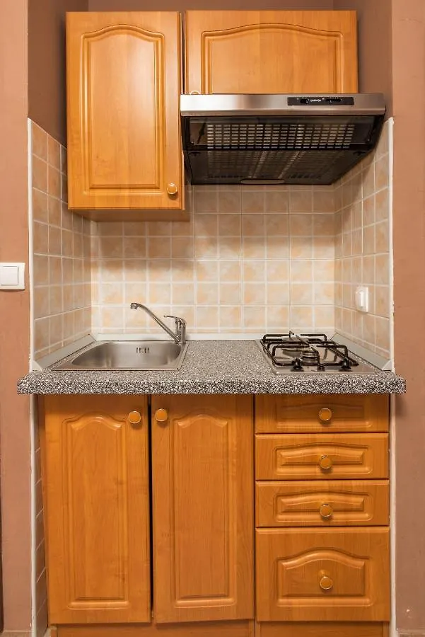 Apartments And Rooms With Parking Space Loborika, Pula - 12983 Marčana Affittacamere