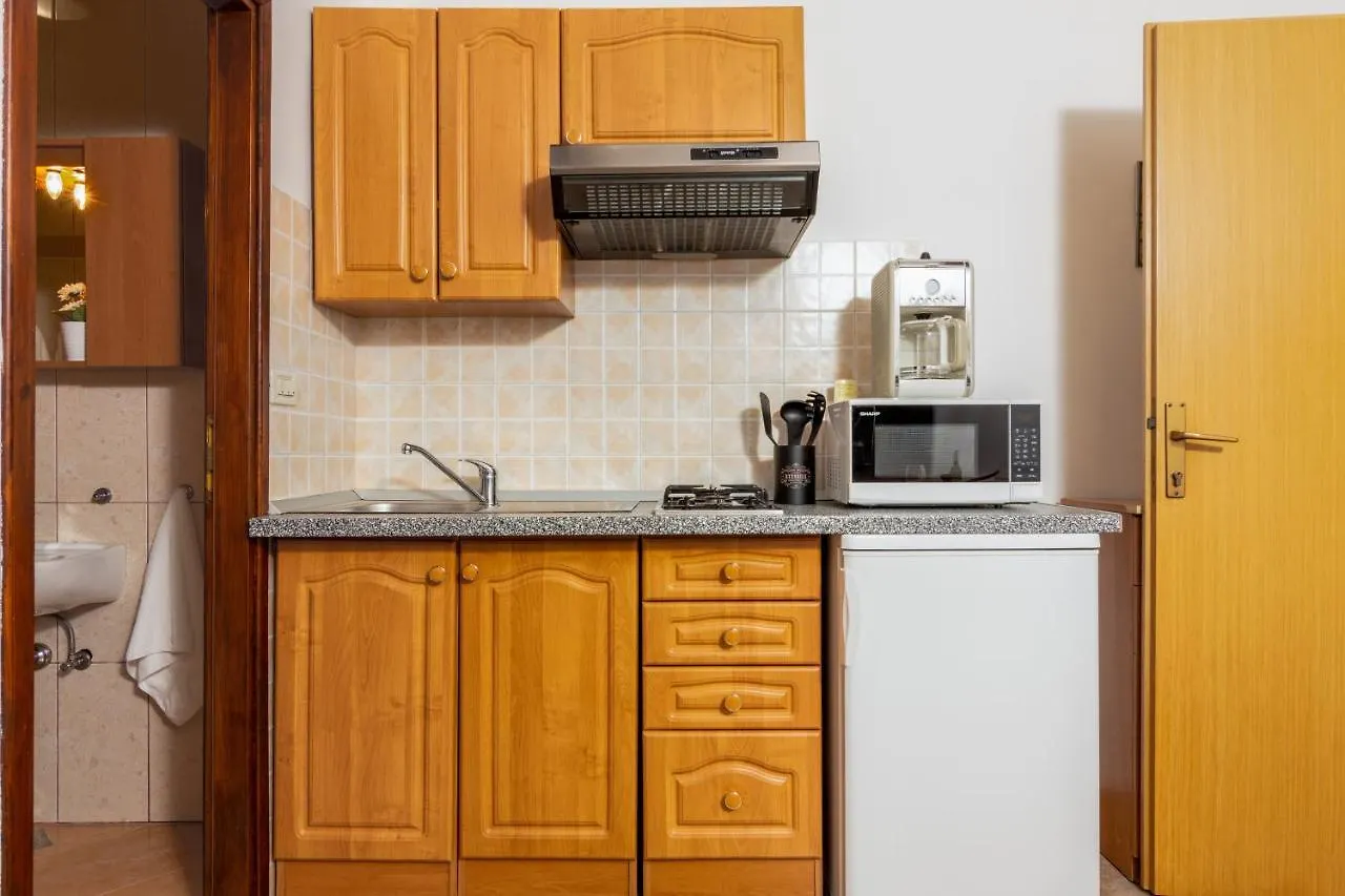 Apartments And Rooms With Parking Space Loborika, Pula - 12983 Marcana Croatia