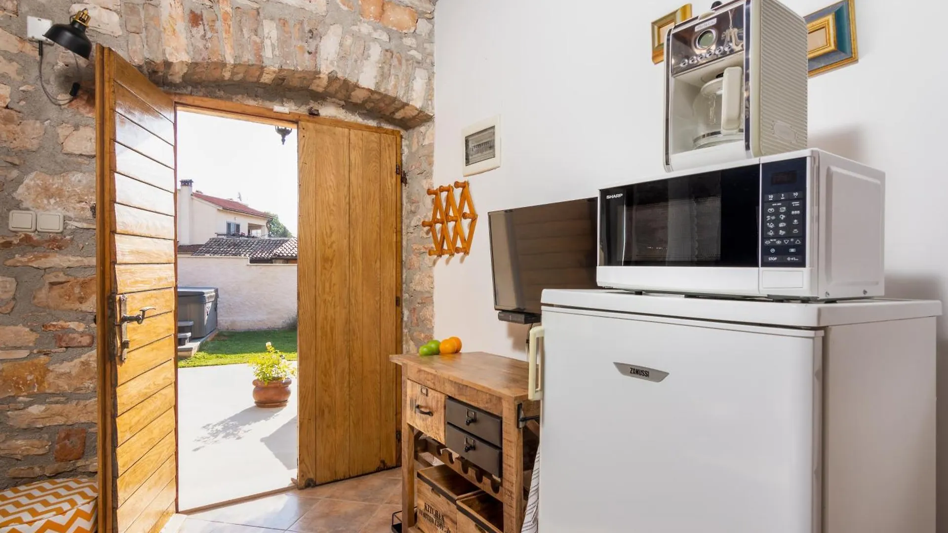 Apartments And Rooms With Parking Space Loborika, Pula - 12983 Marčana Croazia